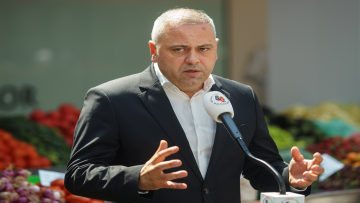 florin barbu conferinta microfon