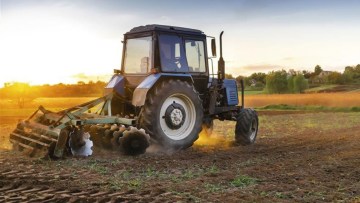 tractor pe camp